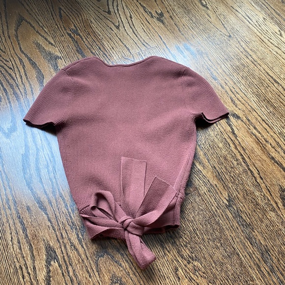 Aritzia back tie top - Picture 3 of 3